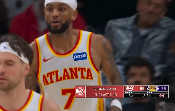 广发体育app-亚历山大-沃克底角三分投进，老鹰打出13-0追至17分